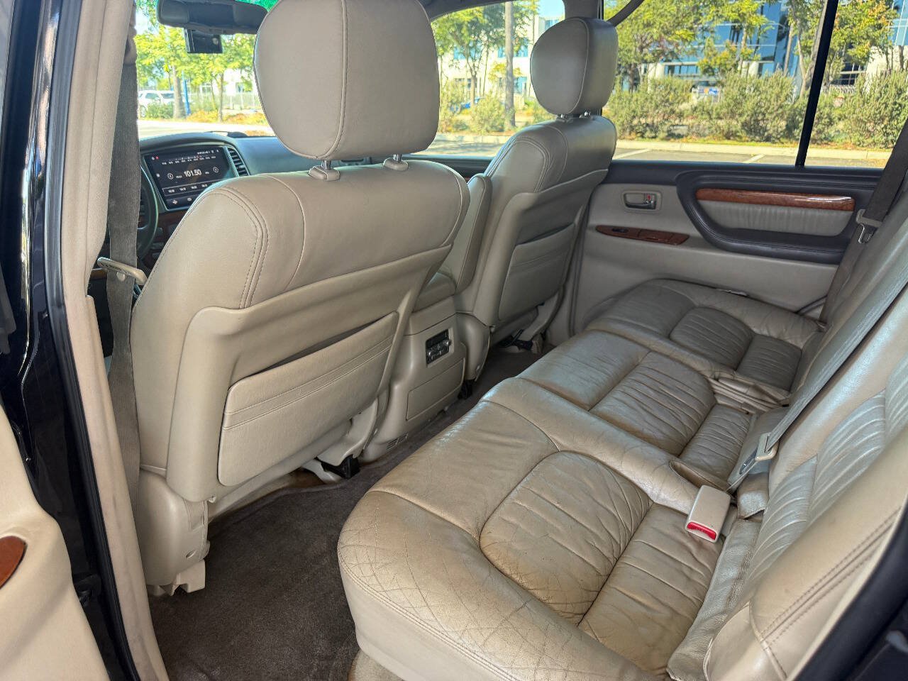 Used 2006 Lexus LX 470 4WD w/ Preferred Accessory Pkg image 12