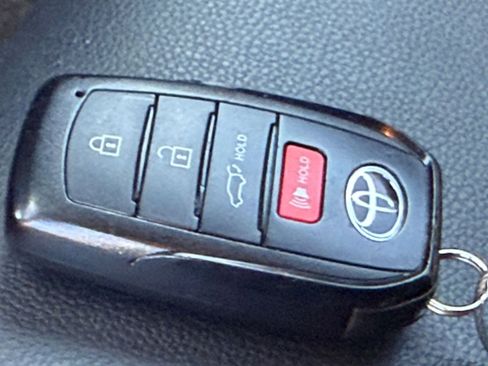 Used 2025 Toyota Highlander XSE AWD/4WD image 21