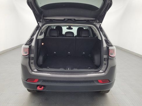 Used 2019 Jeep Compass Trailhawk w/ Cold Weather Group AWD/4WD image 29