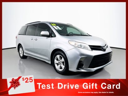 Used 2020 Toyota Sienna LE w/ LE Preferred Package