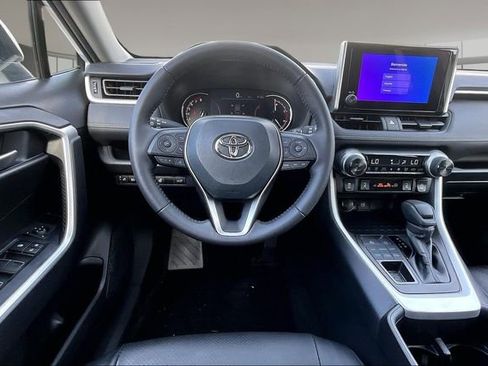 Used 2025 Toyota RAV4 XLE w/ Convenience Package AWD/4WD image 8