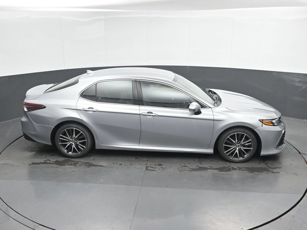 Used 2021 Toyota Camry XLE FWD image 32