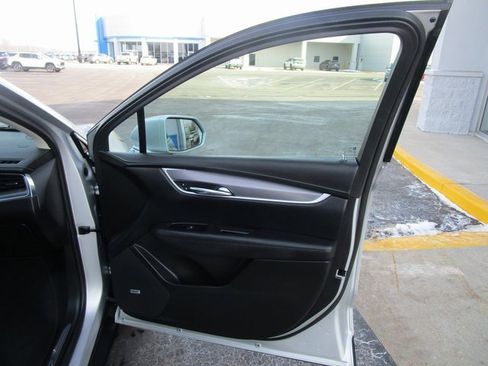 Used 2017 Cadillac XT5 Luxury image 26