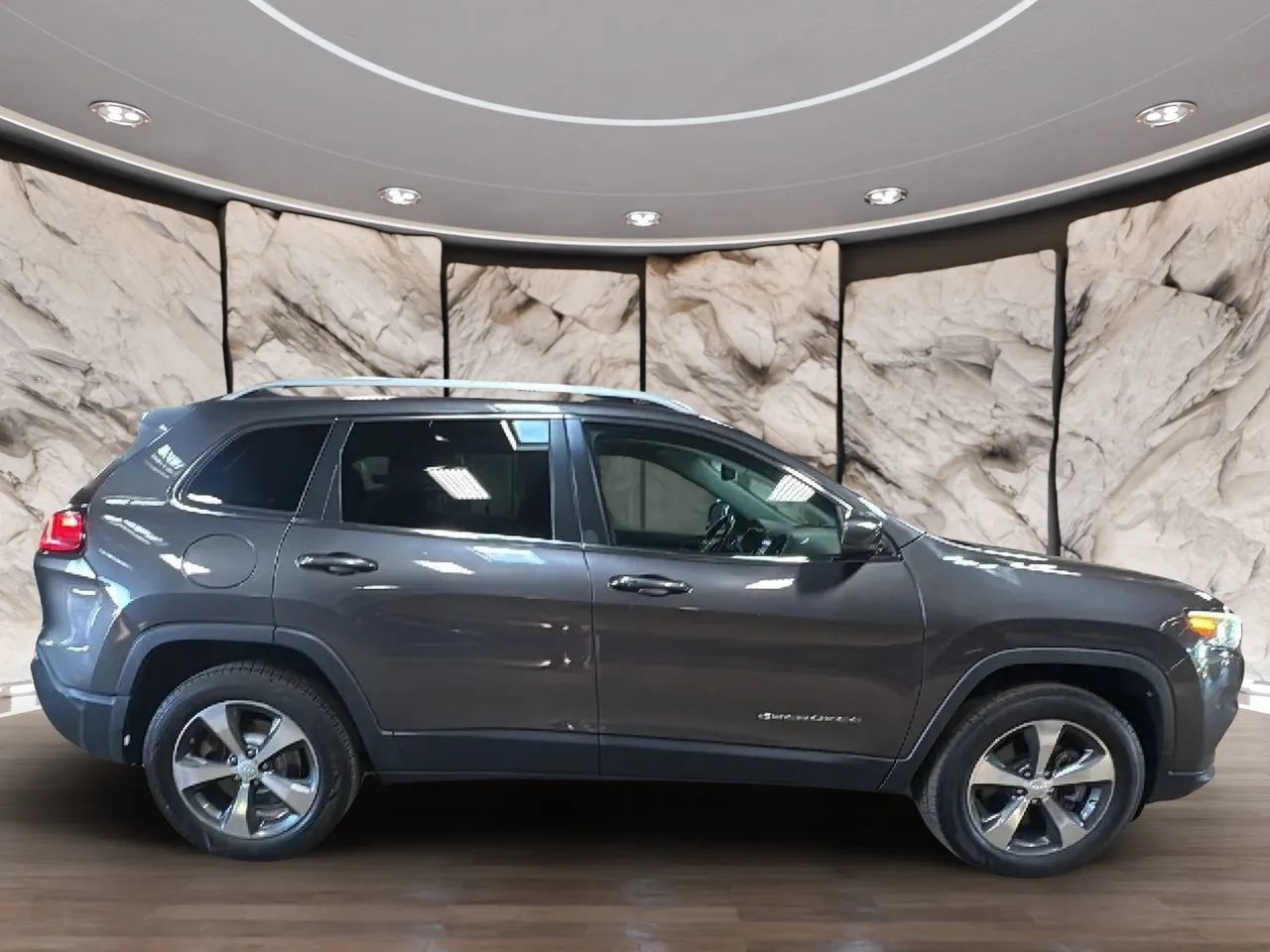 Used 2019 Jeep Cherokee Limited AWD/4WD image 8
