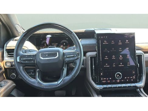 Used 2025 GMC Yukon Denali Ultimate AWD/4WD image 15