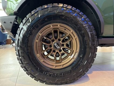 New 2025 Ford Bronco Badlands image 9