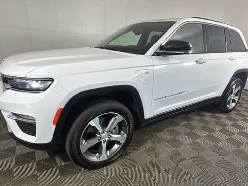Used 2024 Jeep Grand Cherokee Limited 4xe w/ Trailer Tow Package AWD/4WD image 6