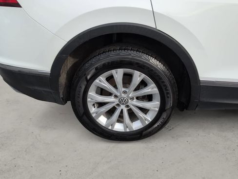 Used 2018 Volkswagen Tiguan SE image 11
