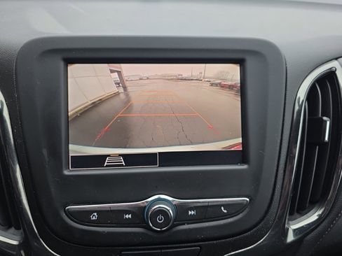 Used 2022 Chevrolet Equinox RS w/ LPO, Floor Liner Package image 23