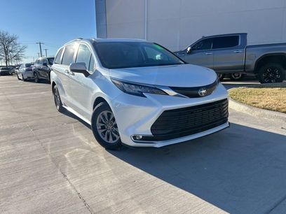 Used 2022 Toyota Sienna XLE