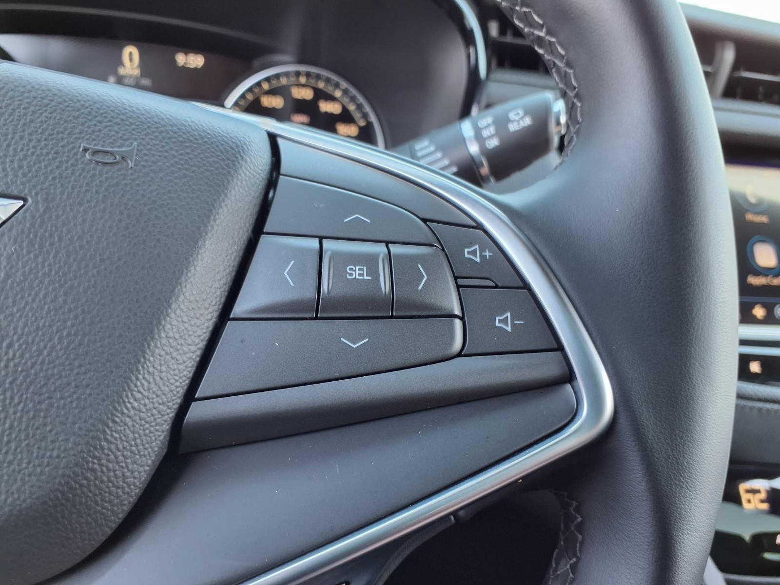 Used 2025 Cadillac XT5 Luxury FWD image 15
