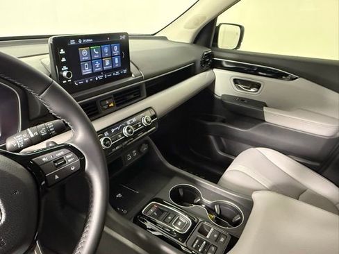 Used 2025 Honda Pilot EX-L image 28