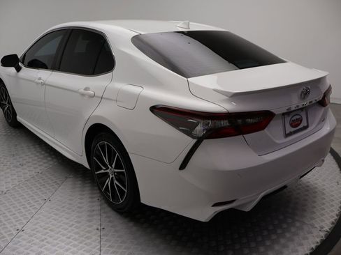 Used 2023 Toyota Camry SE image 11