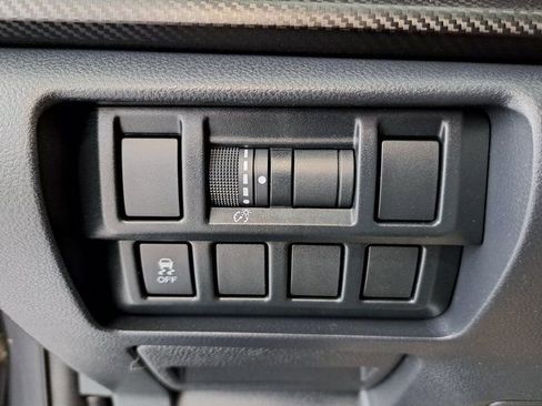 Used 2022 Subaru Crosstrek 2.0i Premium AWD/4WD image 14