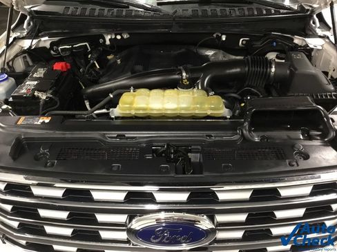 Used 2019 Ford Expedition Limited w/ Equipment Group 301A AWD/4WD image 41