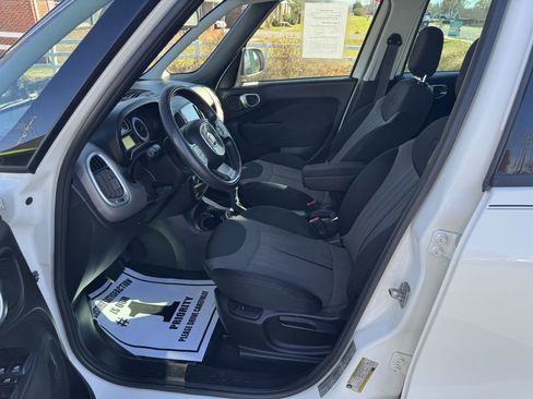 Used 2017 FIAT 500L Pop w/ Premium Package FWD image 8