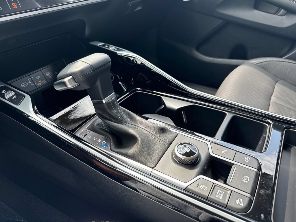 New 2025 Kia Sorento SX FWD image 32