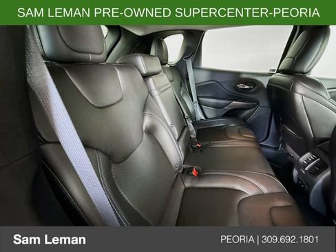 Used 2019 Jeep Cherokee Latitude Plus w/ Cold Weather Group AWD/4WD image 25