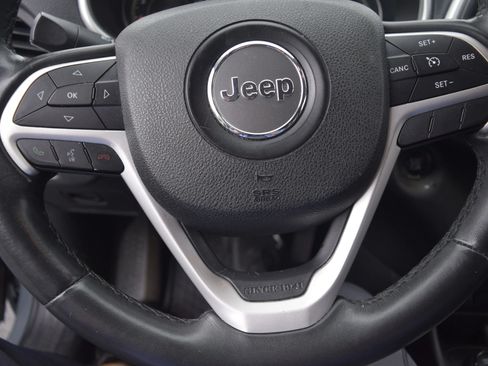 Used 2015 Jeep Cherokee Trailhawk w/ Comfort/Convenience Group AWD/4WD image 15