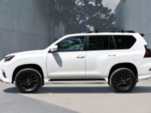 Used 2023 Lexus GX 460 image 5