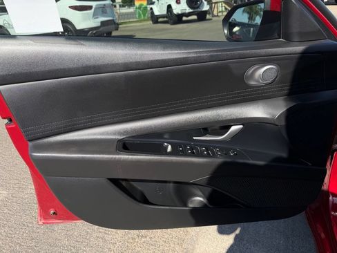 Used 2024 Hyundai Elantra SEL FWD image 18