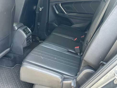 Used 2023 Volkswagen Tiguan SE image 7