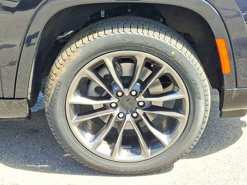 Certified 2025 Jeep Grand Wagoneer L Series II Obsidian w/ Quick Order Packagew 28T image 8