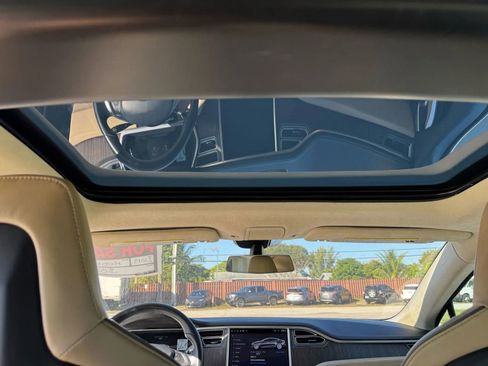 Used 2013 Tesla Model S image 27