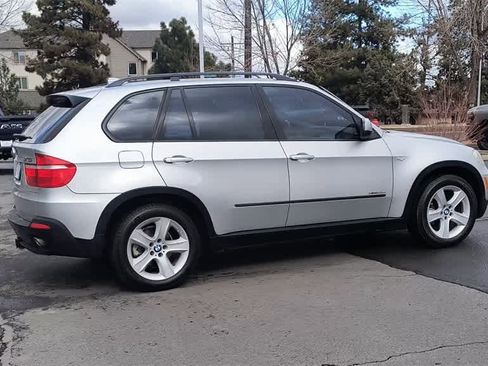 Used 2010 BMW X5 xDrive35d image 9
