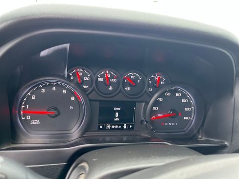 Used 2020 Chevrolet Silverado 2500 Custom w/ Custom Value Package image 9