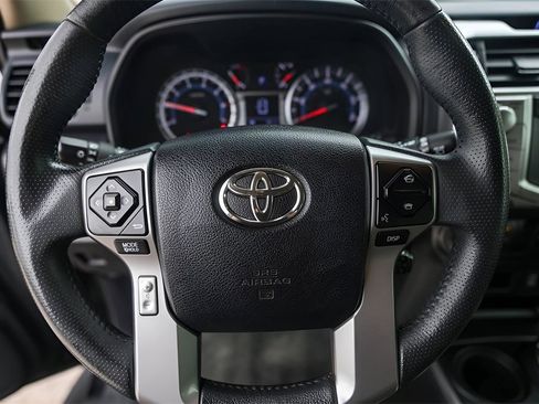 Used 2018 Toyota 4Runner SR5 Premium image 12