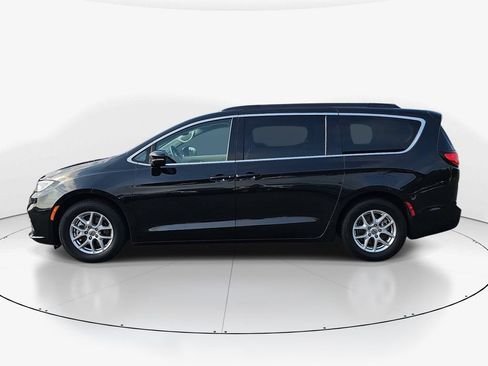 Used 2022 Chrysler Pacifica Touring-L FWD image 10