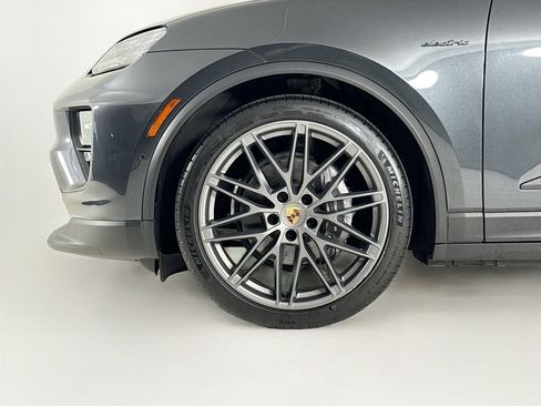 Certified 2024 Porsche Macan 4 Electric AWD/4WD image 32