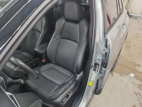 Used 2023 Toyota Corolla Cross XSE image 11