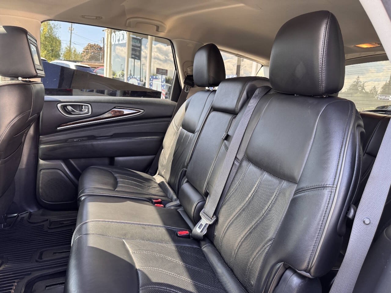 Used 2013 INFINITI JX35 AWD w/ Premium Pkg image 23