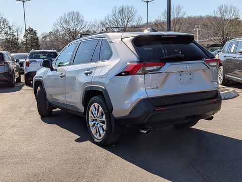 Used 2021 Toyota RAV4 XLE Premium image 7