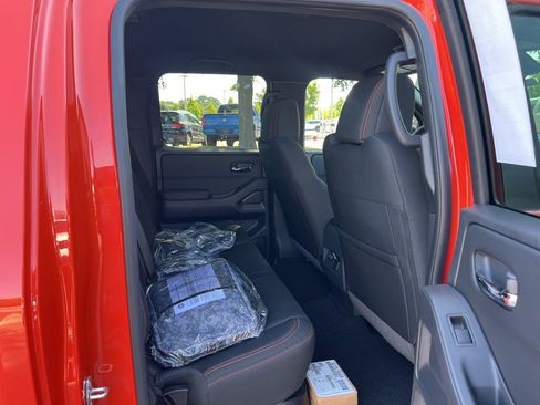 New 2025 Nissan Frontier PRO-4X w/ Pro Convenience Package image 18