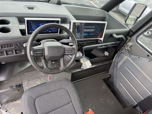 Used 2024 Chevrolet Brightdrop 600 w/ Commercial Equipment Package AWD/4WD image 5
