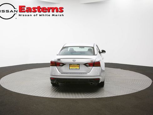 Used 2023 Nissan Altima 2.5 SR FWD image 33