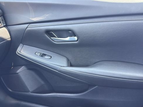 Used 2025 Nissan Sentra SV FWD image 23