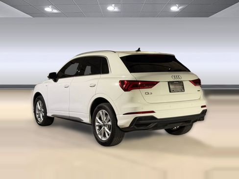 Used 2023 Audi Q3 2.0T Premium w/ Convenience Package AWD/4WD image 3