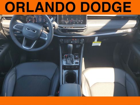 New 2026 Jeep Compass Latitude image 11