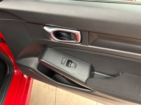 Used 2023 Honda Civic Sport image 9