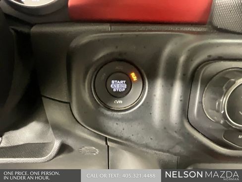 Used 2021 Jeep Gladiator Rubicon AWD/4WD image 38