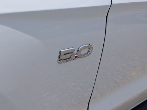 Used 2017 Ford Mustang GT RWD image 7