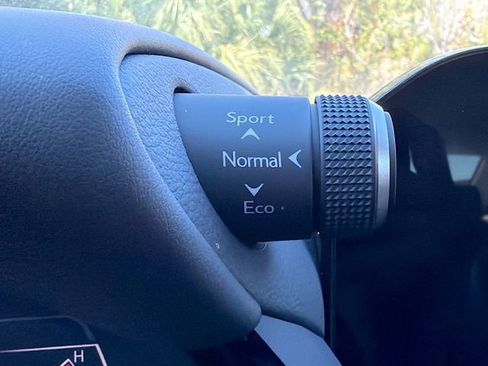 Used 2025 Lexus ES 350 w/ Premium Package image 29