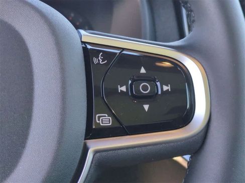 New 2026 Volvo XC90 B6 Plus w/ Protection Package Premier image 17