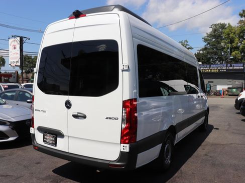 Used 2025 Mercedes-Benz Sprinter 2500 image 5