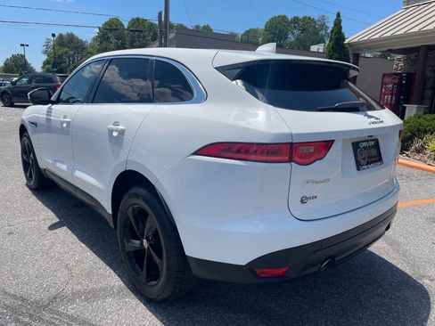 Used 2019 Jaguar F-PACE AWD/4WD image 10