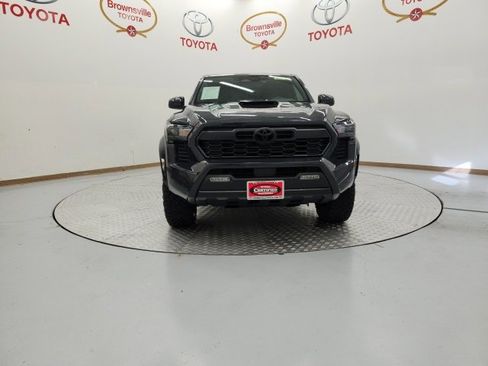 Certified 2025 Toyota Tacoma TRD Sport image 4